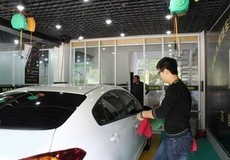 10元搶購超值車用玻璃水，高效去污護玻璃！